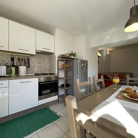Igor Apartment